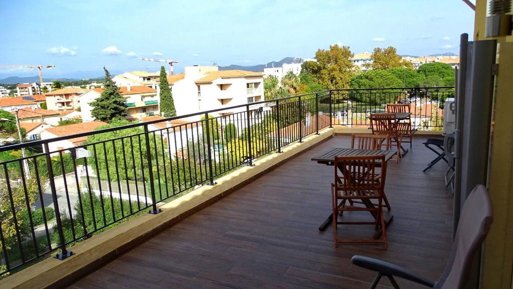 Atoll Hotel Restaurant Frejus Bagian luar foto