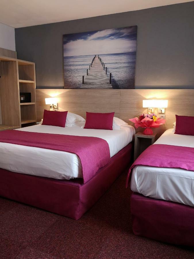 Atoll Hotel Restaurant Frejus Bagian luar foto